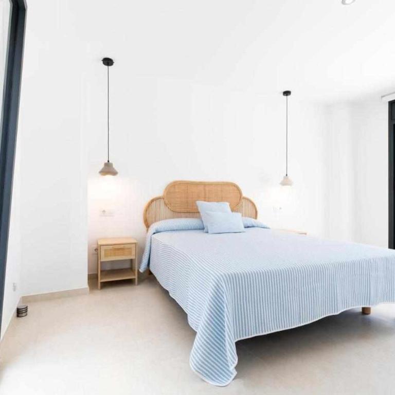 Roses Casc Antic SL Sabater 5 - Three-Bedroom Apartment - 9
