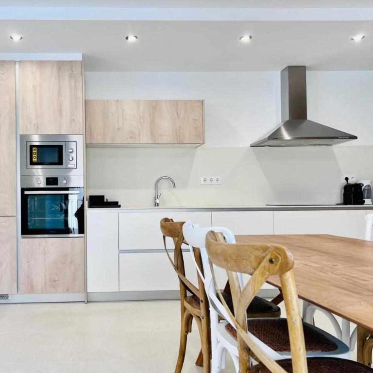 Roses Casc Antic Sl Sabater 4 - Three-Bedroom Apartment - 3