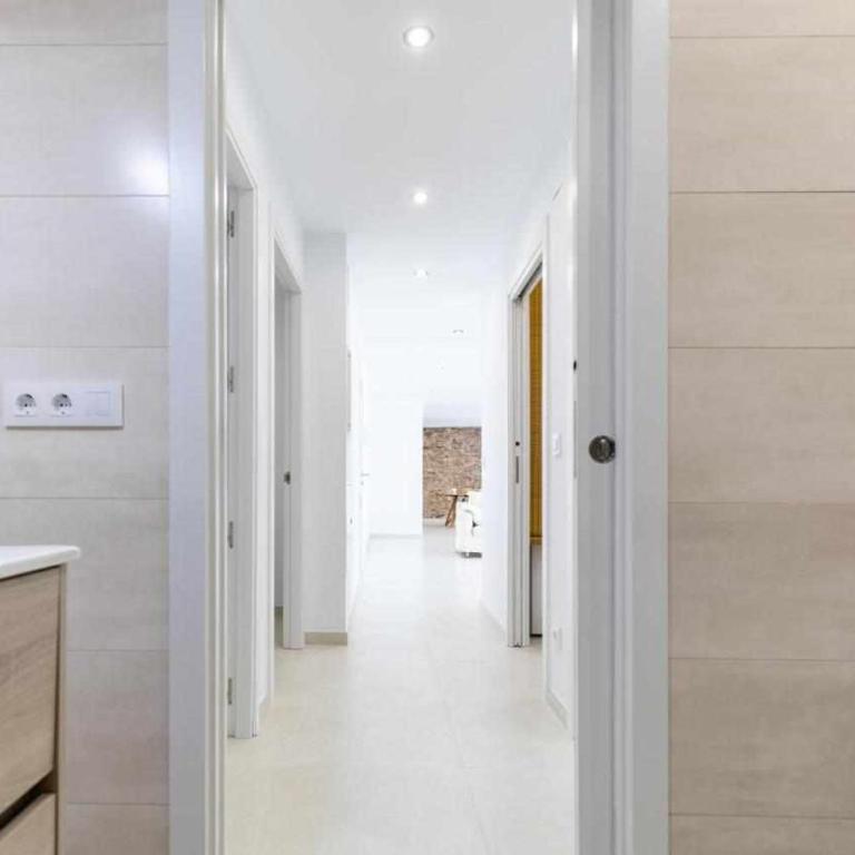 Roses Casc Antic Sl Sabater 4 - Three-Bedroom Apartment - 10