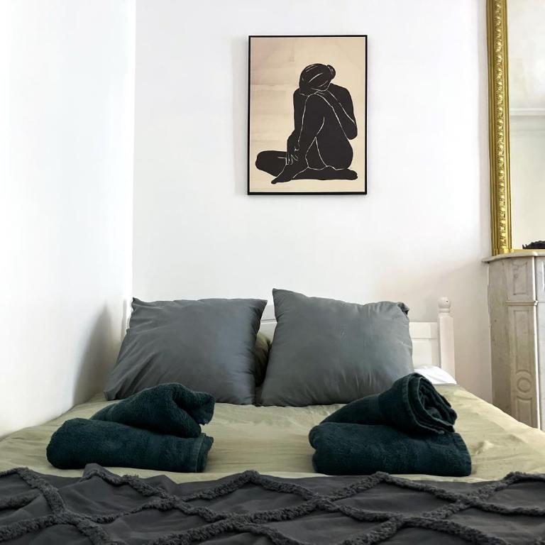 Lovely haussmannian flat in Montparnasse - Two-Bedroom Apartment - 9