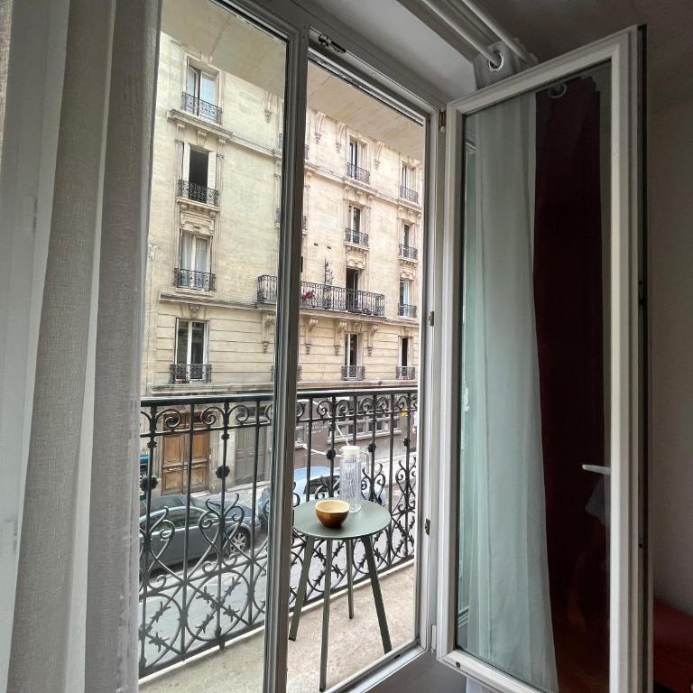 Lovely haussmannian flat in Montparnasse - Two-Bedroom Apartment - 8
