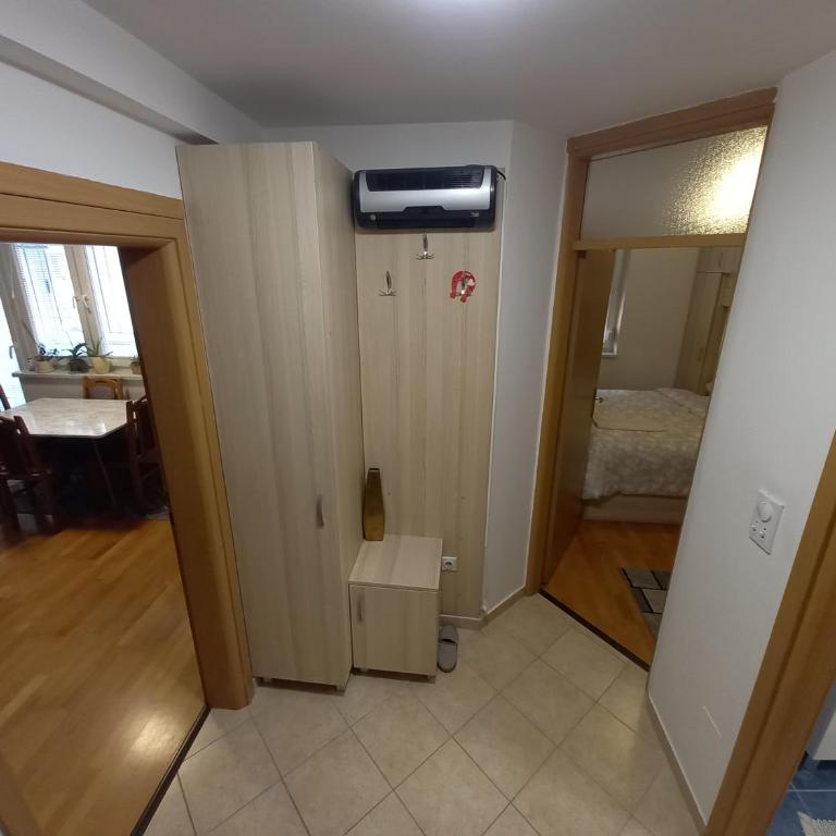 Stan Jovana - One-Bedroom Apartment - 2