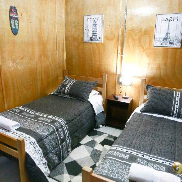 Hotel Low Cost "Colón" - Twin Room with Private Bathroom - 1