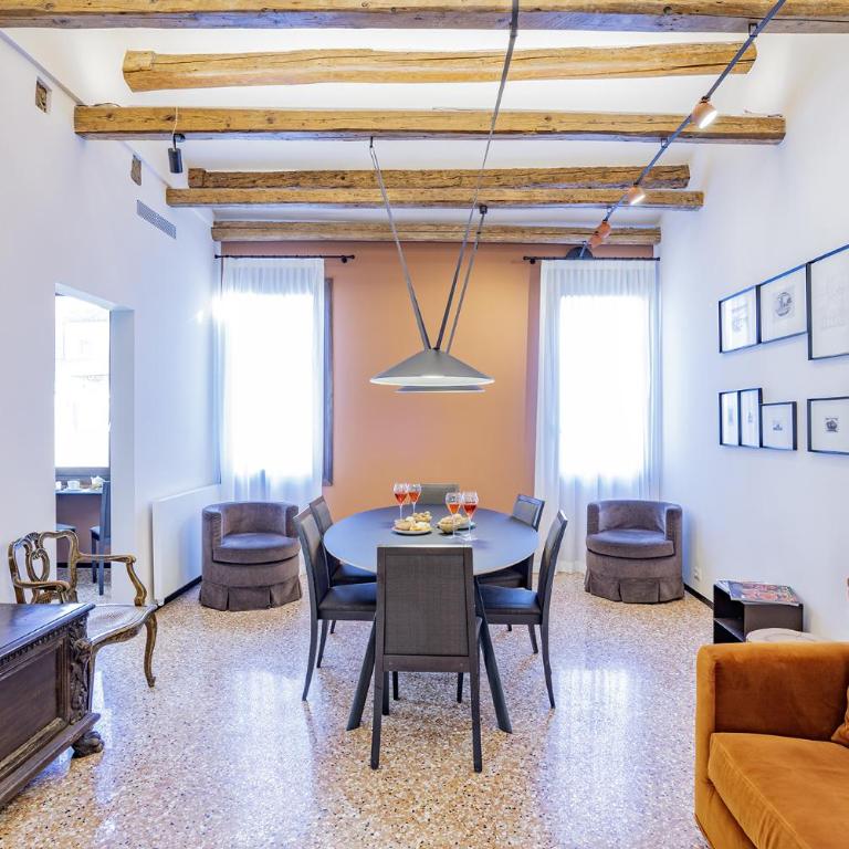 Palazzetto San Stin Up to 5 Guests Renewed in 2024 - Three-Bedroom Apartment - 8