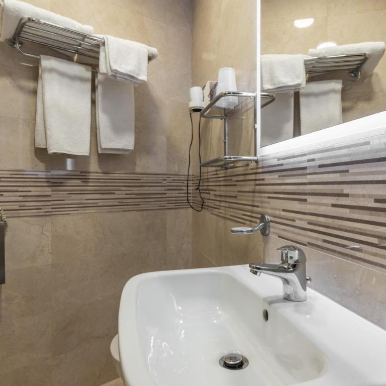 HOTIDAY Room Collection - Roma Porta Pia - Chambre Double ou Lits Jumeaux Standard - 15