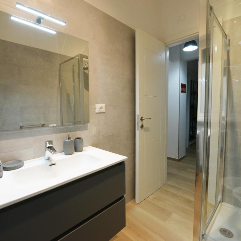 Apartment Cinecittà - Metro A Lucio Sestio - 15 min to center - One-Bedroom Apartment - 16