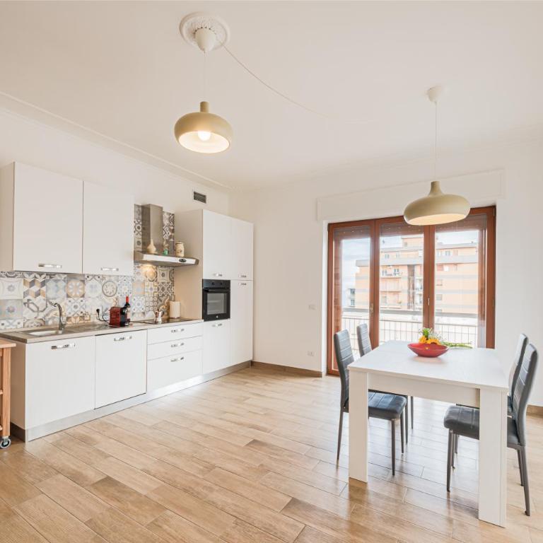 CASA BIANCHI - Appartamento con 2 Camere da Letto, Balcone e Vista mare - 17