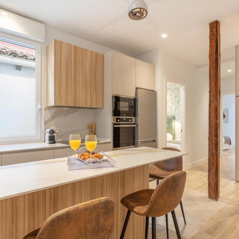 Charming 2-Bed Apartment in Conde Duque Madrid - Two-Bedroom Apartment - 7