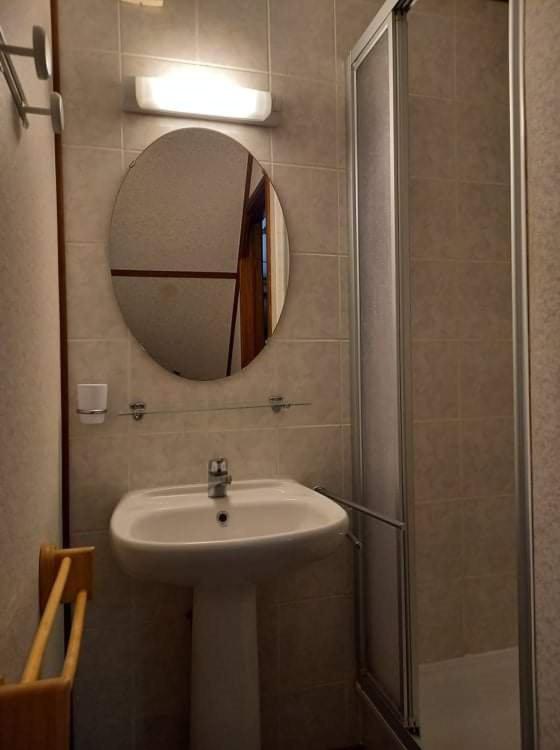 Villa d'angle spacieuse climatisée étage, clôturée dans domaine PORTES DU SOLEIL, 3 chambres, 7 couchages, wifi, accès payant aux piscines, 400m de la mer de portiragnes plage,LRPDSR6 - Casa de 3 dormitorios - 12