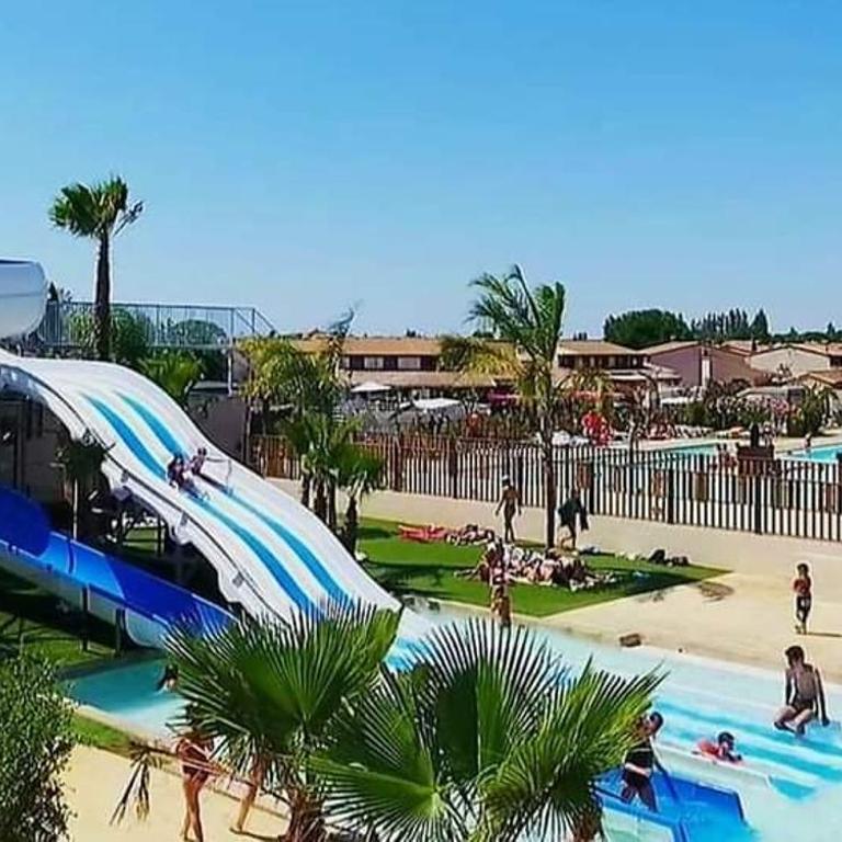 Villa d'angle spacieuse climatisée étage, clôturée dans domaine PORTES DU SOLEIL, 3 chambres, 7 couchages, wifi, accès payant aux piscines, 400m de la mer de portiragnes plage,LRPDSR6 - Casa de 3 dormitorios - 22