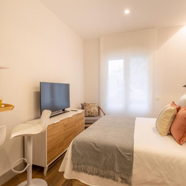 Charming Studio for Two in Beautiful Chamberí - Studio Apartment - 8