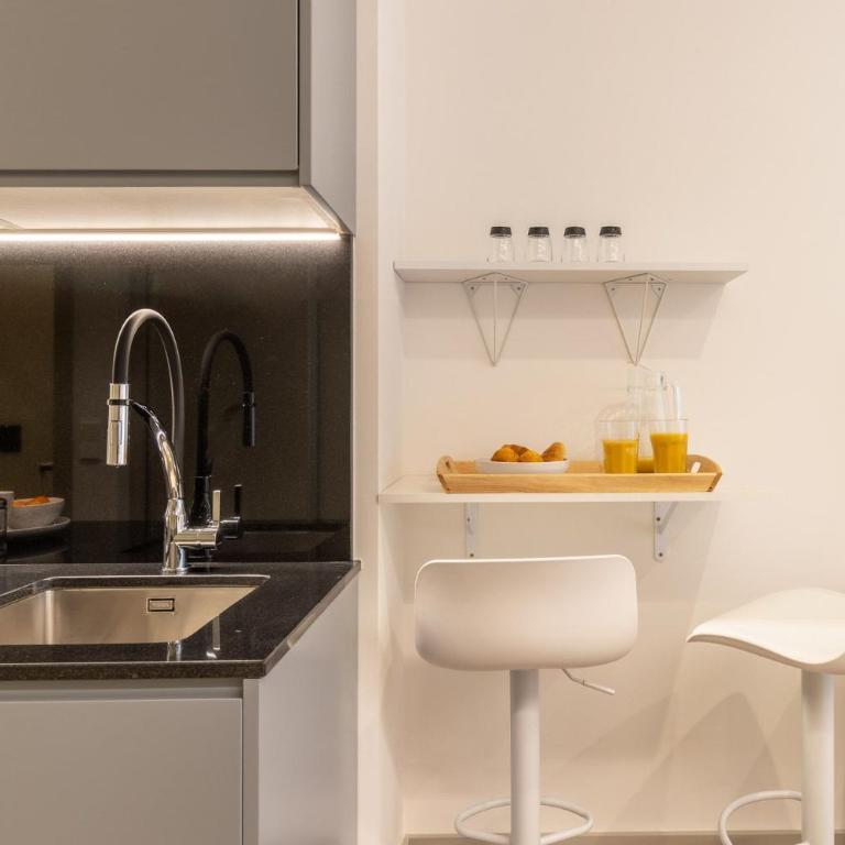Charming Studio for Two in Beautiful Chamberí - Studio Apartment - 12