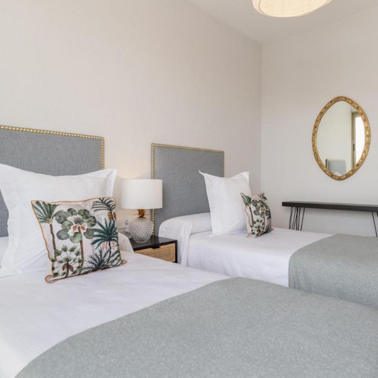 Vibrant 2-Bed Apartment for 4 in Madrid - Two-Bedroom Apartment - 15