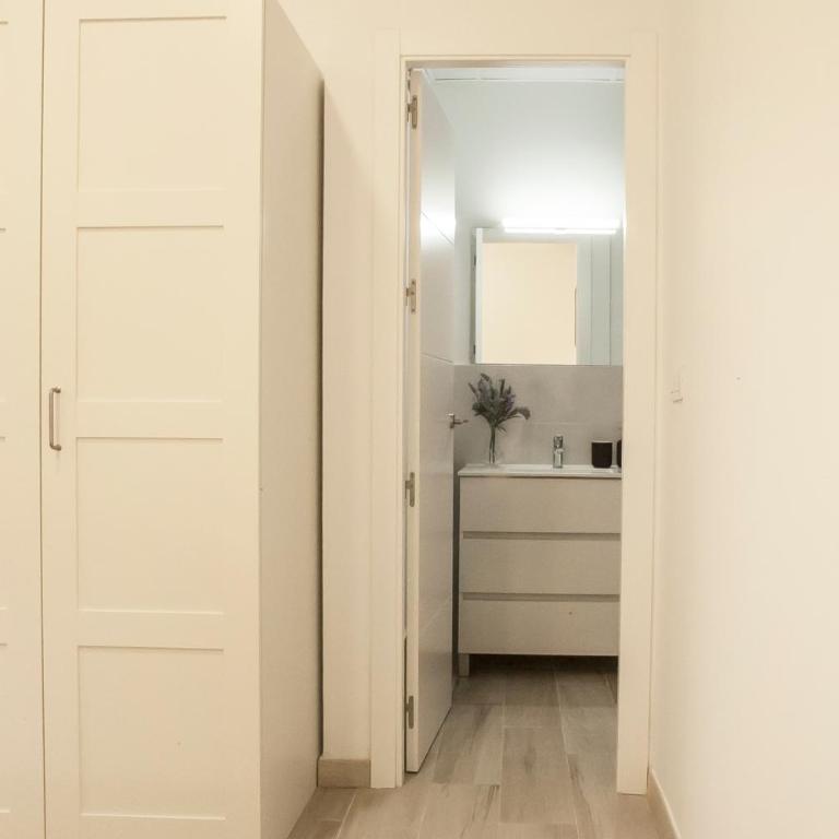 Apartamentos RG Hospital Valme - Apartamento Estudio - 12
