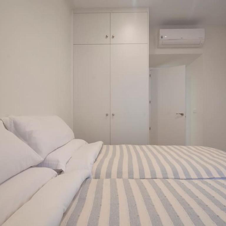 Hogar del Lirio - Three-Bedroom Apartment - 9