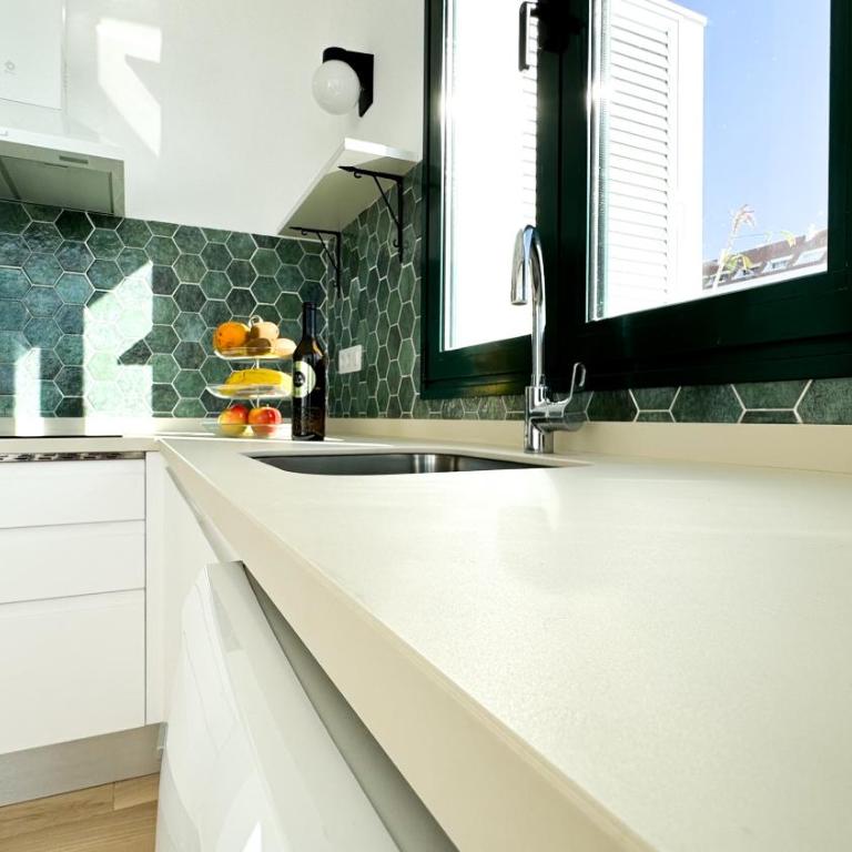 Lilias home - private heatable pool, BBQ, free wifi - Three-Bedroom Apartment - 16
