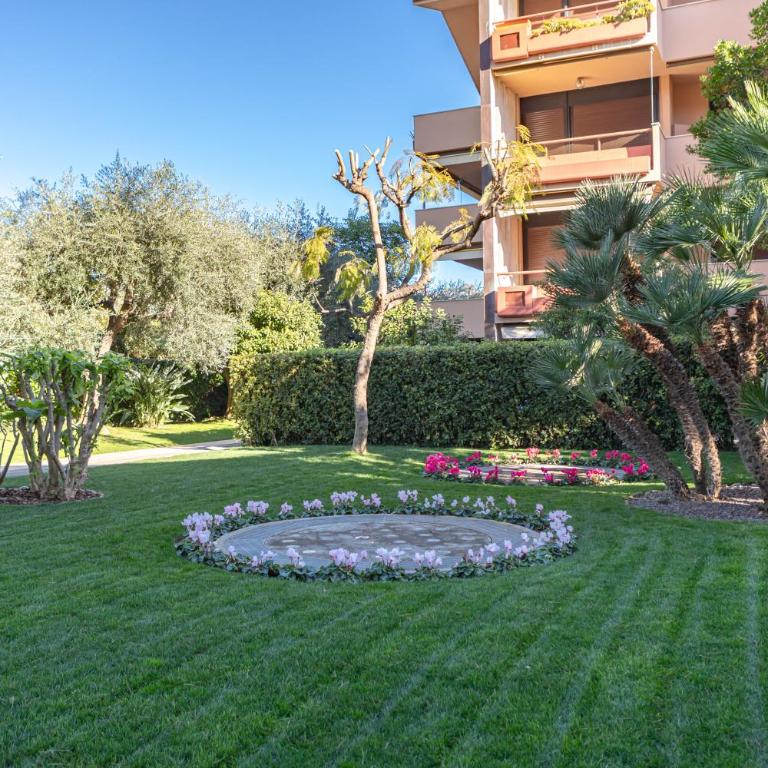 H11 [Verde Giada] Piscina - Tennis - Parcheggio - Appartamento con Vista Giardino - 23