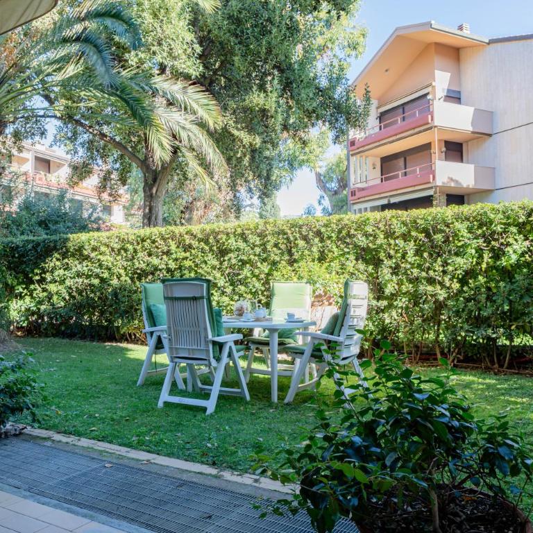 H11 [Verde Giada] Piscina - Tennis - Parcheggio - Appartamento con Vista Giardino - 20