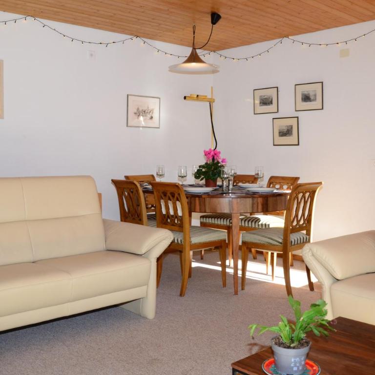 Charming and cosy apartment (sleeps 4-6 people) in a beautiful mountain village - Apartment mit 3 Schlafzimmern - 4