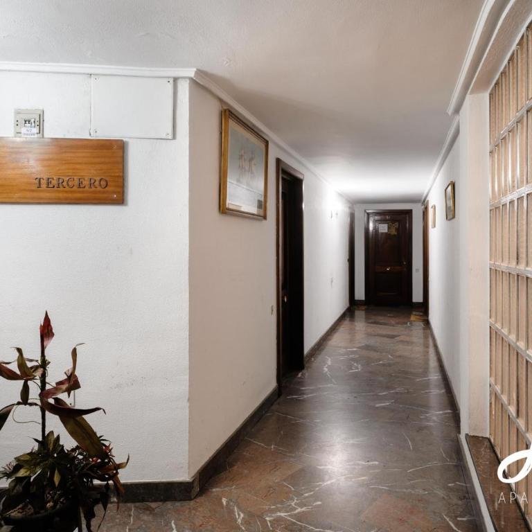 HR-Madrid-Puerta del Sol - Double Room with Private Bathroom - 35