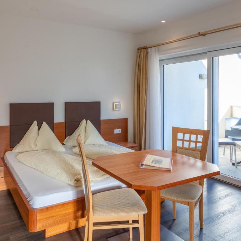 Haus Winkler - Familienzimmer mit Balkon - 2