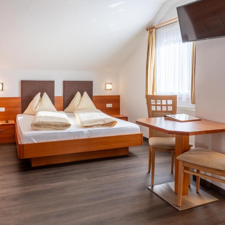 Haus Winkler - Familienzimmer mit Balkon - 4