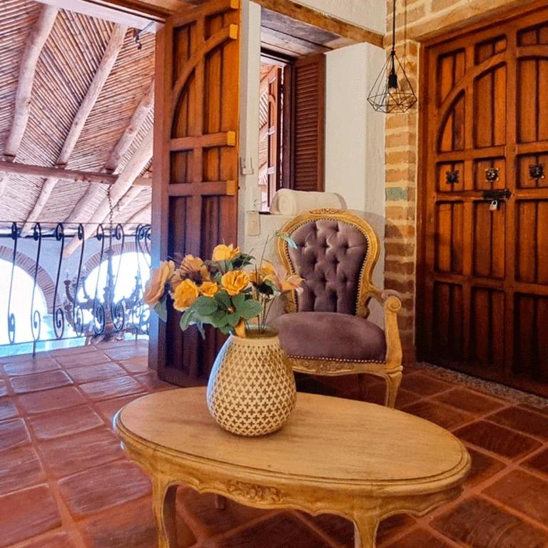 Hotel Santa Barbara Colonial - Santa Fe de Antioquia - Habitación Doble con balcón - 6