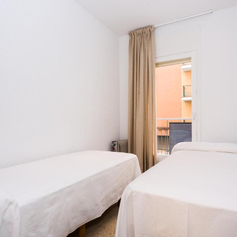 Apartamentos Blanes-Condal Costa Brava - Apartamento con vistas a la piscina - 3