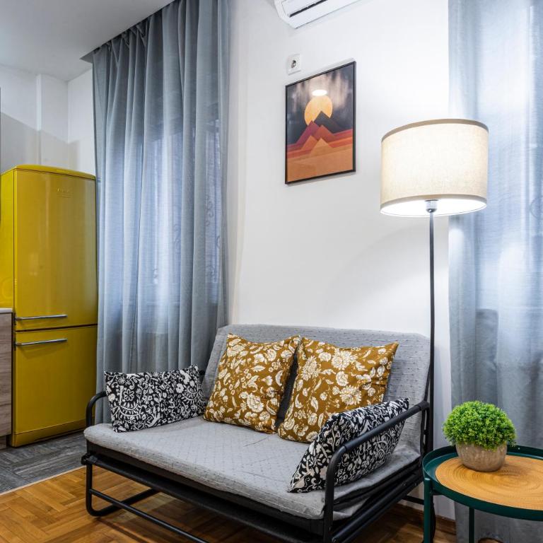 Giallo Modern Studio-Free Private Parking-Fast Wi-Fi - Studio Apartman - 10
