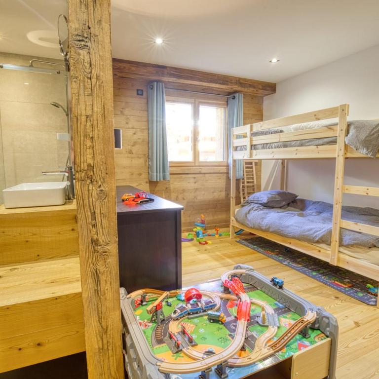 Chalet moderne avec jacuzzi et accès skis aux pieds - FR-1-505-199 - Chalet - 19