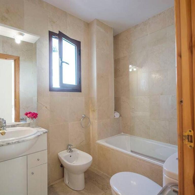 Apartamento 33, Frigiliana Spacious family Apartment with large Pool in the town center HansOnHoliday Rentals - Apartamento de 3 dormitorios - 11