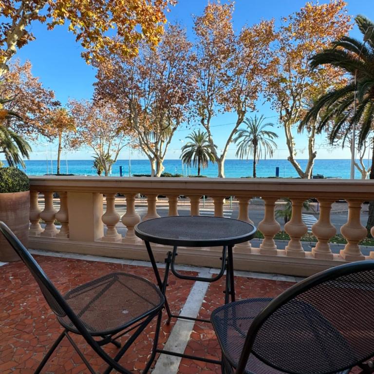 Hotel Pavillon Imperial - Chambre Double Supérieure avec Terrasse - Vue sur Mer - 8