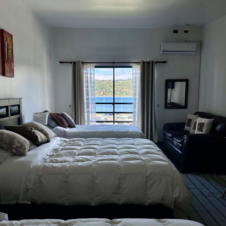 Hostal Umantun - Family Room with Balcony - 10