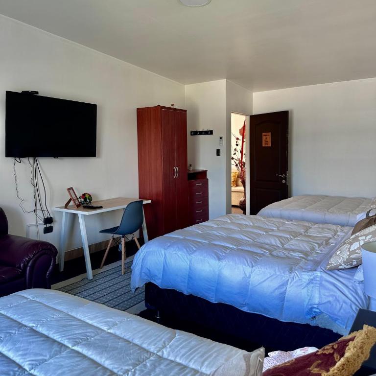 Hostal Umantun - Family Room with Balcony - 9