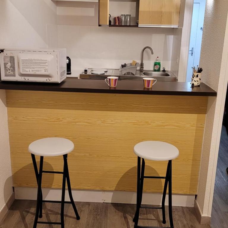 Grand studio confortable jusqu'à 4 personnes - Appartement - 10