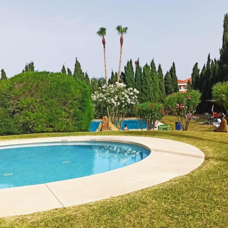 Apartamento Manilva con terraza y piscina - Apartamento - 3