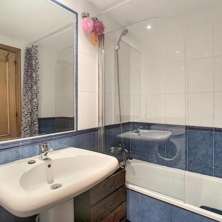 Apartamento Manilva con terraza y piscina - Apartamento - 18