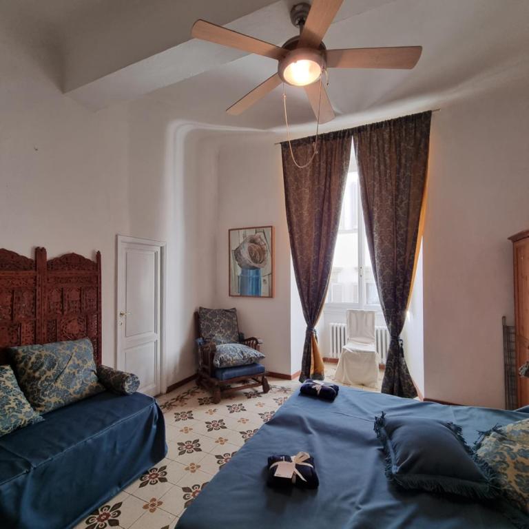 LA SEDE DELL'ARTE Monolocale Studio e Camere in Torre Medievale vicino a Duomo e Piazza Signoria - Camera Tripla con Bagno in Comune - 62