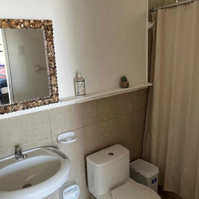 Aloha Lobitos - Single Room with Private Bathroom - 2