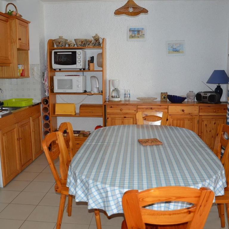 Maison familiale à deux pas de la plage, idéale pour 6 pers. avec terrasse à Saint Jean de Monts - FR-1-323-480 - Maison de Vacances - 2