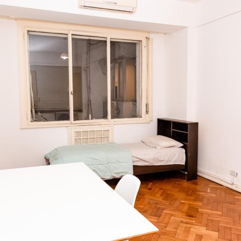 PRIVATE ROOM in a huge multicultural apartment - Habitación Individual Amplia - 8
