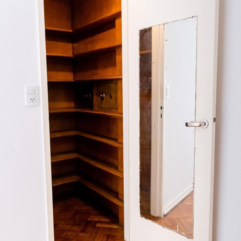 PRIVATE ROOM in a huge multicultural apartment - Habitación Individual Amplia - 6