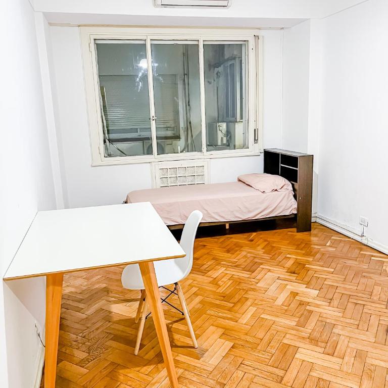PRIVATE ROOM in a huge multicultural apartment - Habitación Individual Amplia - 4