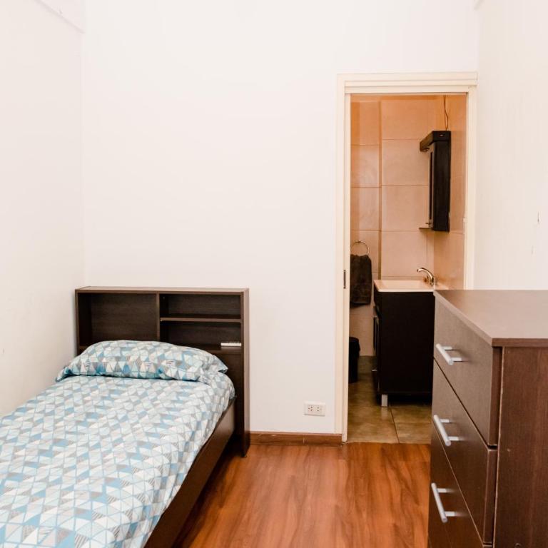 PRIVATE ROOM in a huge multicultural apartment - Habitación Individual con baño privado - 5