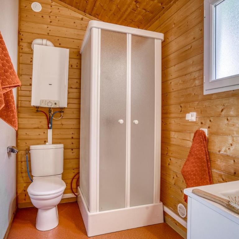Camping Le Bois Fleuri - Chalet Genêt Standard 5p 2ch - 2