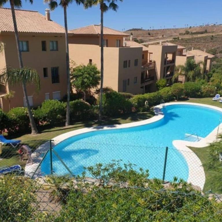 2 Bed Flat-Sleeps4-Pets-Pool-Parking-GolfClub - Apartamento - 6