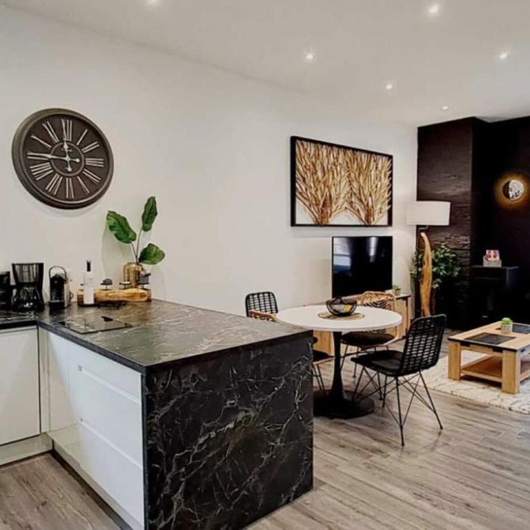 Black&White Home-by So'SerenityHome-Balcon-Parking - Appartement 1 Chambre - 6