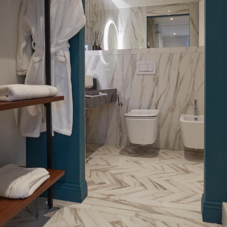 The Townhouse - Suite King Deluxe - 18