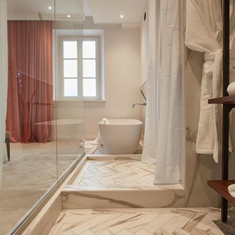 The Townhouse - Suite King Deluxe - 17
