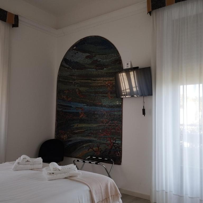 Hotel La Fontana - Camera Matrimoniale/Doppia con Letti Singoli con Balcone e Vista Lago - 4